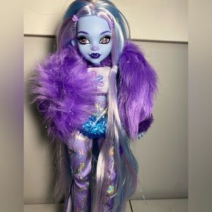 Monster High Doll with stand 
Smoke free home 
Displayed only